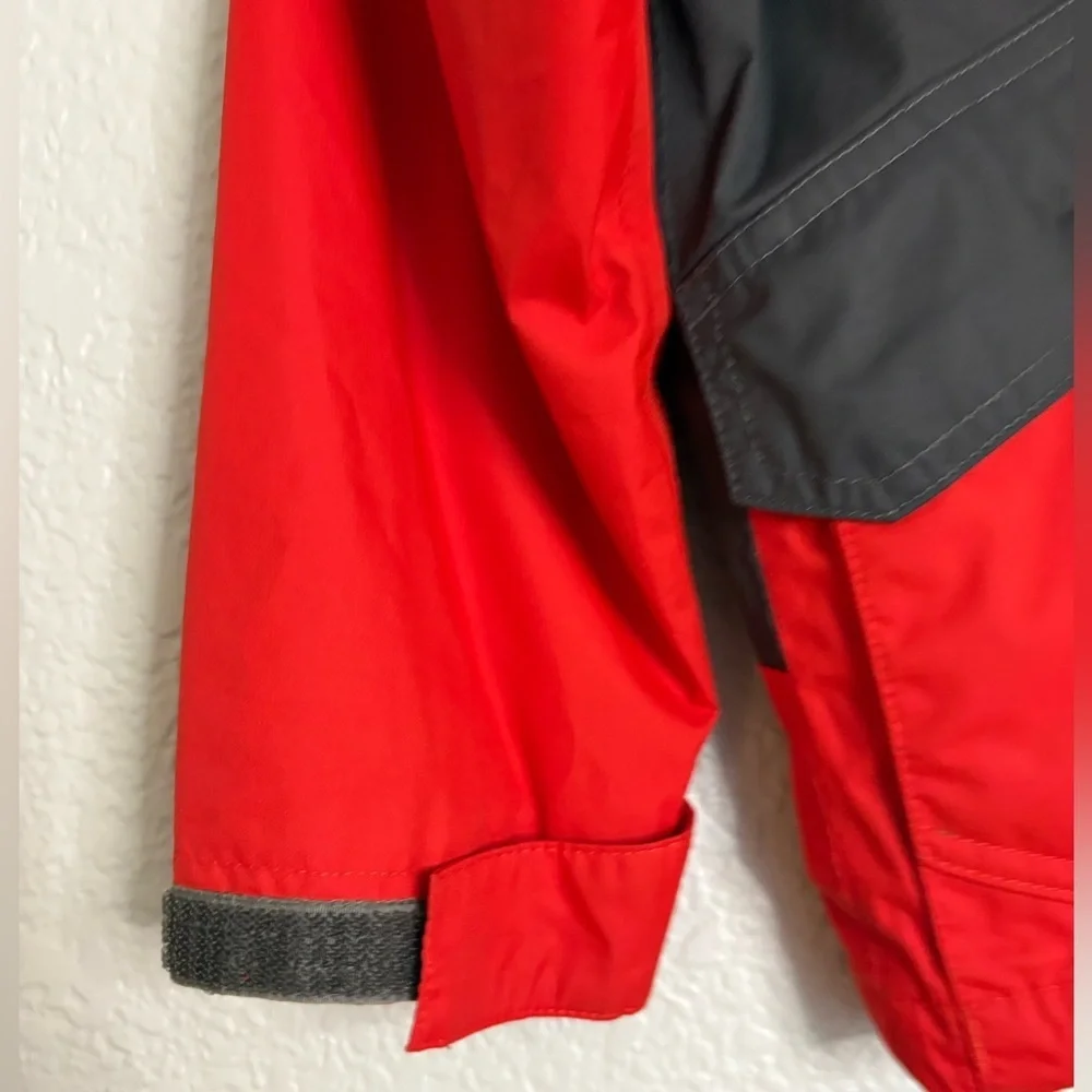 The North Face Boys Red Ski Jacket Hyvent Outer Layer Waterproof